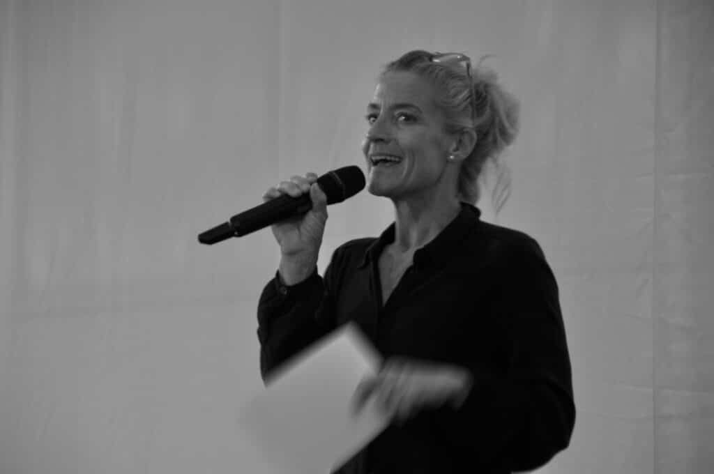 Durch den Nachmittag führte Moderatorin Katja Reichenstein. (Bild: Ehrensberger)