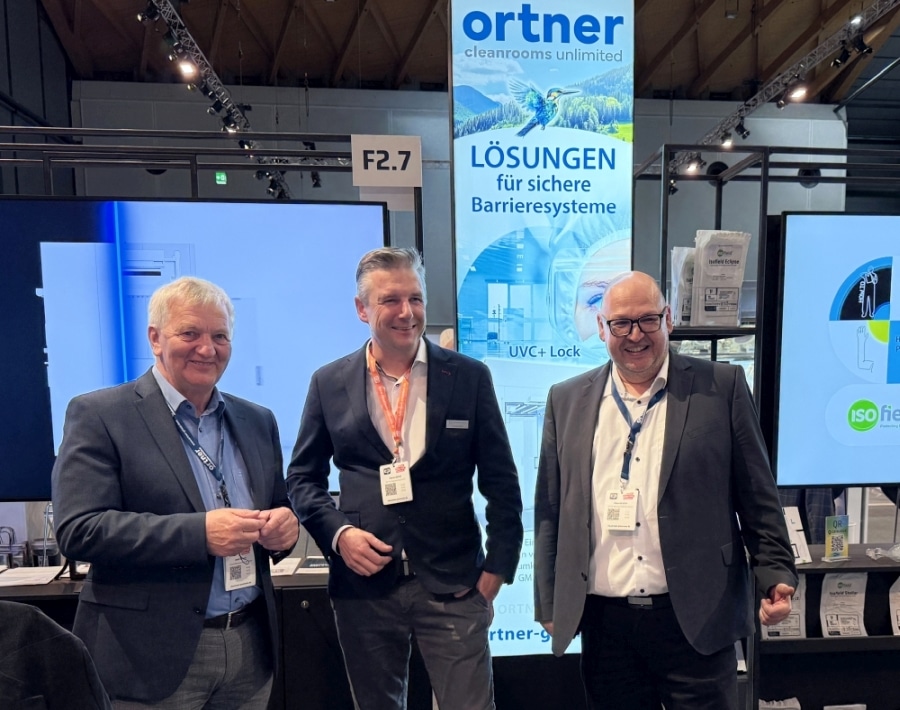 Josef Ortner (l), und Klaus Gretter (r), Ortner Reinraumtechnik GmbH, Florian Dittel (m), DITTEL Engineering GmbH