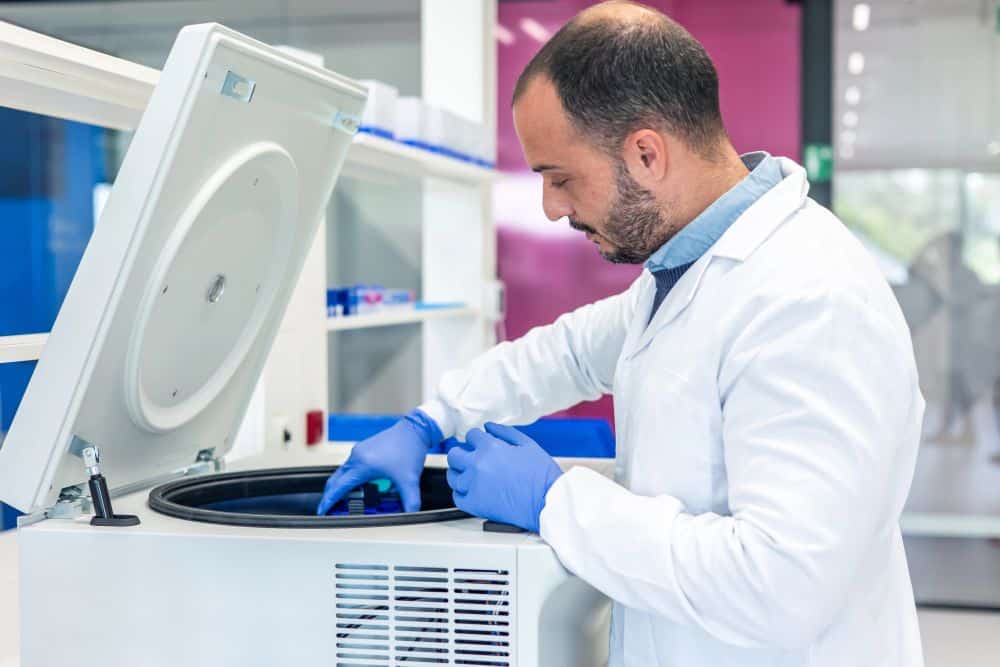 Abb. 2: Bei Zentrifugen weist ein Trend zu einer effektiven Kühlung mit umweltfreundlichen natürlichen Kühlmitteln (Bild: Depositphotos)