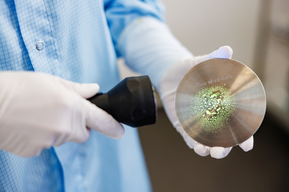 Abb. 6 und 7: Herausfordernde Verschmutzungen und erfolgreiche Reinigungsverfahren – alles zu sehen auf der parts2clean in Nürnberg.