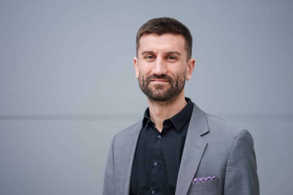Paul Motzki, Professor für smarte Materialsysteme für innovative Produktion der Universität des Saarlandes und Geschäftsführer des Zentrums für Mechatronik und Automatisierungstechnik (ZeMA). (Bild: Oliver Dietze, Universität des Saarlandes)