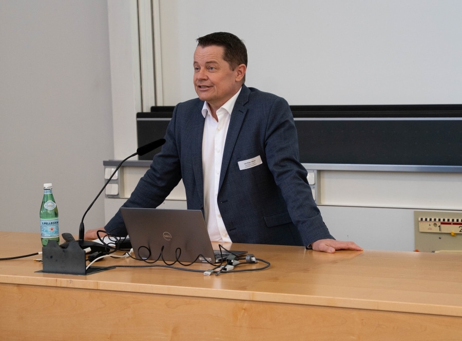 Prof. Urs-Peter Menti (HSLU IGE, Mitveranstalter und Moderator)