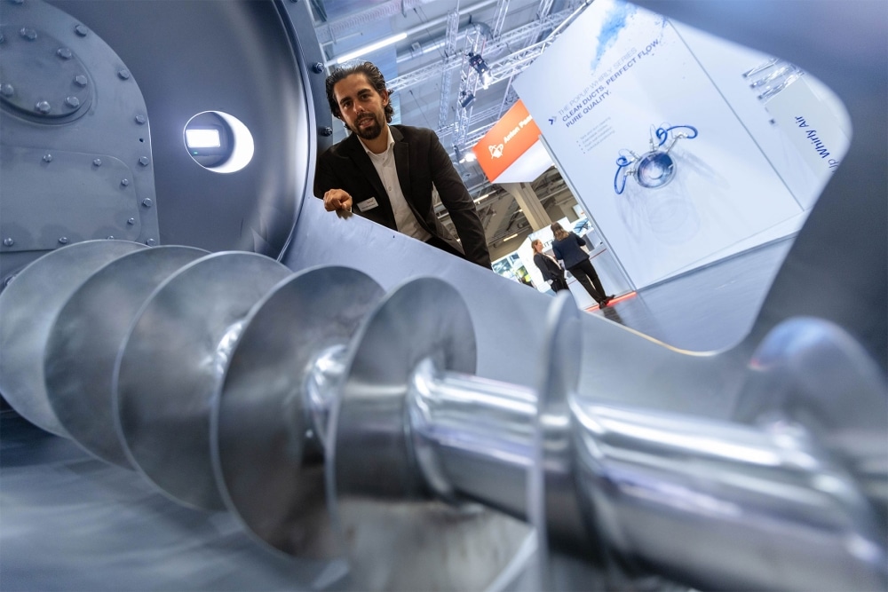 Reinigungsverfahren in der Pharmaproduktion – ein Fokusthema der internationale Fachmesse für Technologien zur Verarbeitung von Pulvern, Feststoffen und Flüssigkeiten Powtech Technopharm. (Bild: Powtech)